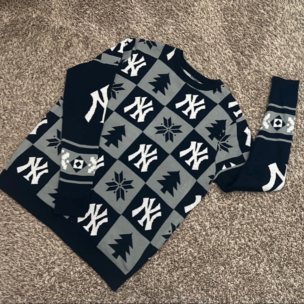 New York Yankees Sweater - Blue and Gray